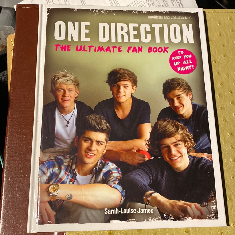 ONE DIRECTION ULTIMATE FAN BOOK